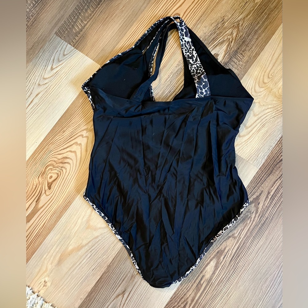 Black Leopard Print Racerback Wide Strap One Piece Swimsuit Plus Size 2XL Ruched - Picture 2 of 3